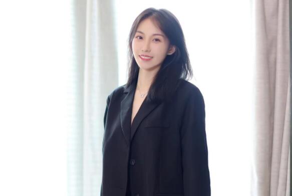 女生不主动找你聊天，是不是就是不喜欢你？ - 爱享多