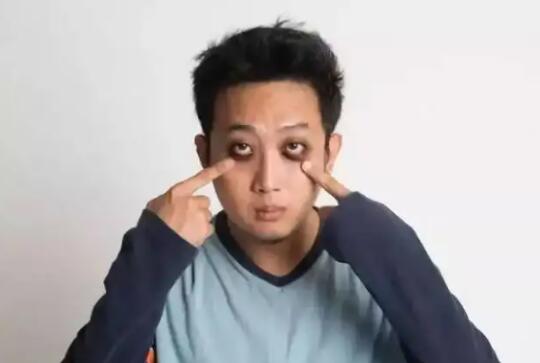 肾不好有哪些表现？肾虚的人脸上有这5个表现 - 爱享多