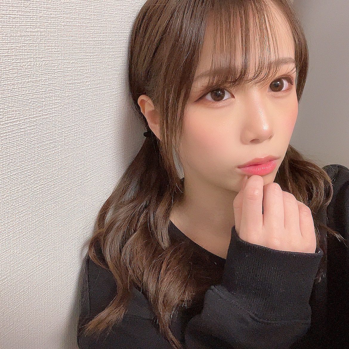 19岁美艳正妹《乙阳葵》傲人高峰满满的压迫感 - 爱享多