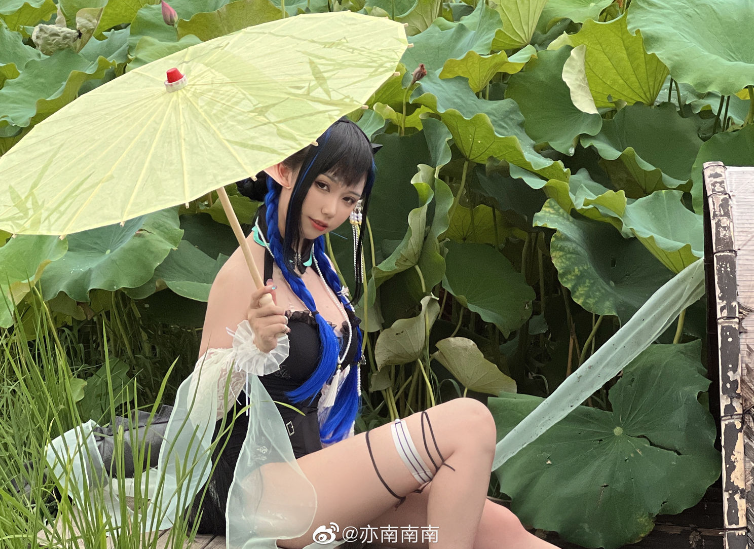 微博(亦南南南)COSER《荷塘月色》美图系列写真 - 爱享多