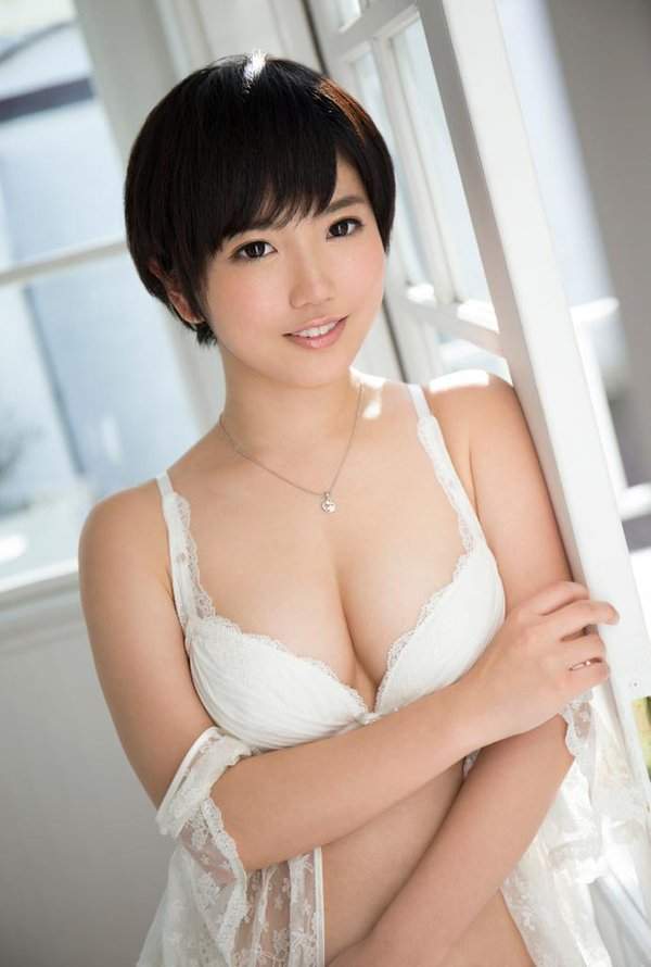 纯真系短发美少女《柚木彩花》精选作品推荐介绍及封面预览 - 爱享多